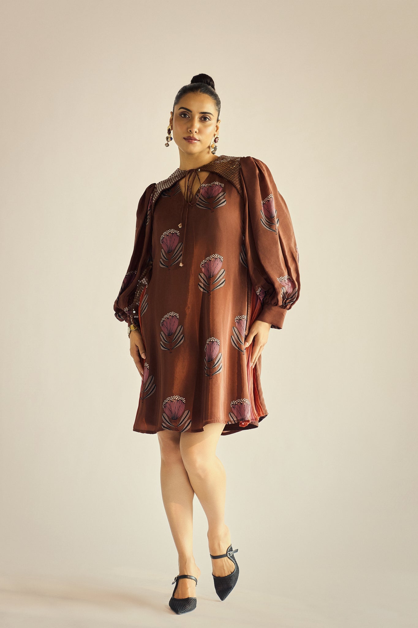 TRUFFLE TIE-UP DRESS