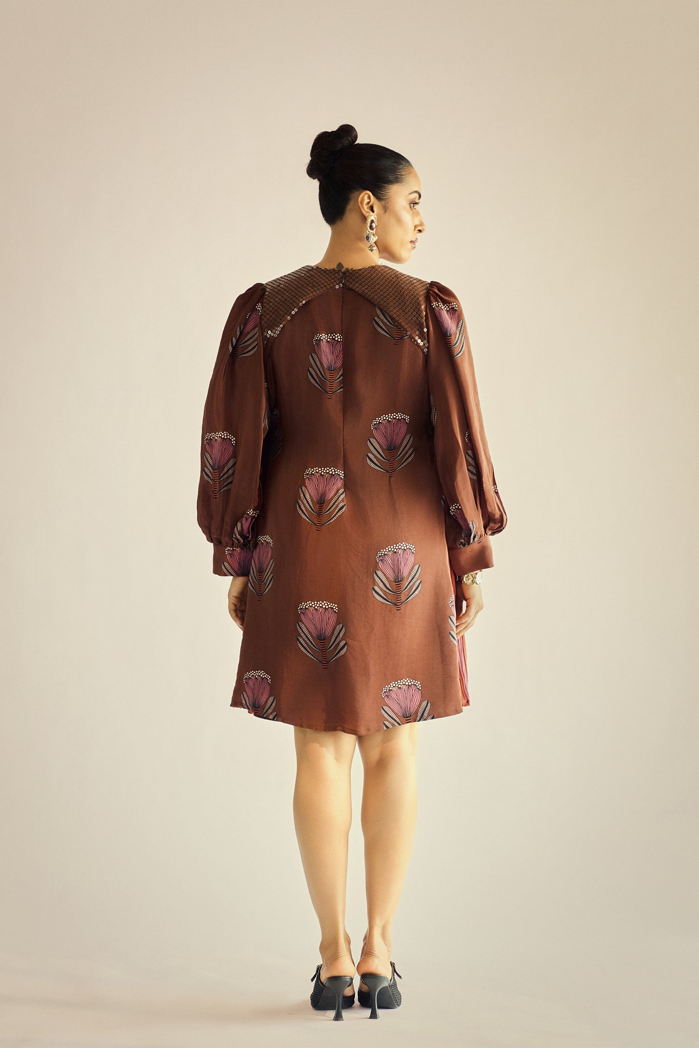 TRUFFLE TIE-UP DRESS