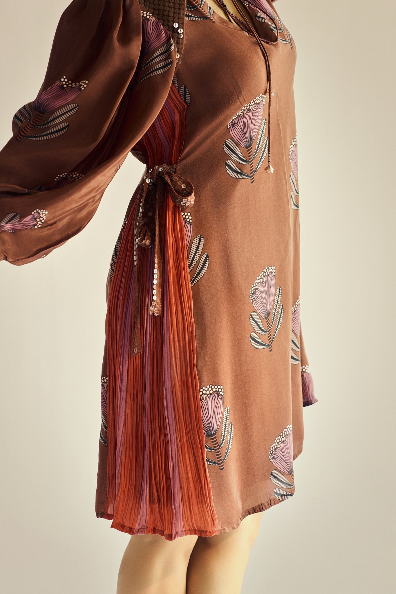 TRUFFLE TIE-UP DRESS