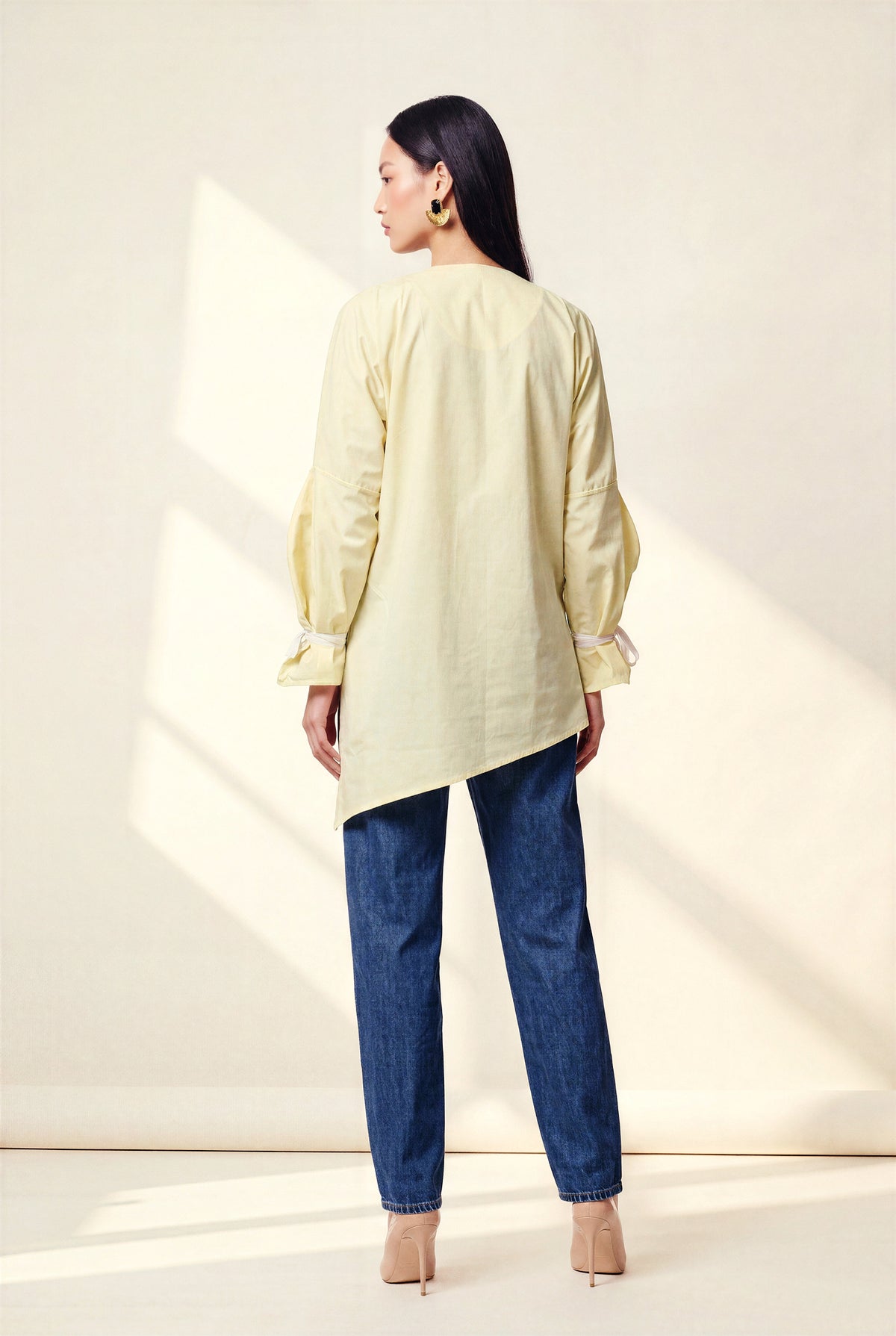 MELLOW CUT OUT TOP