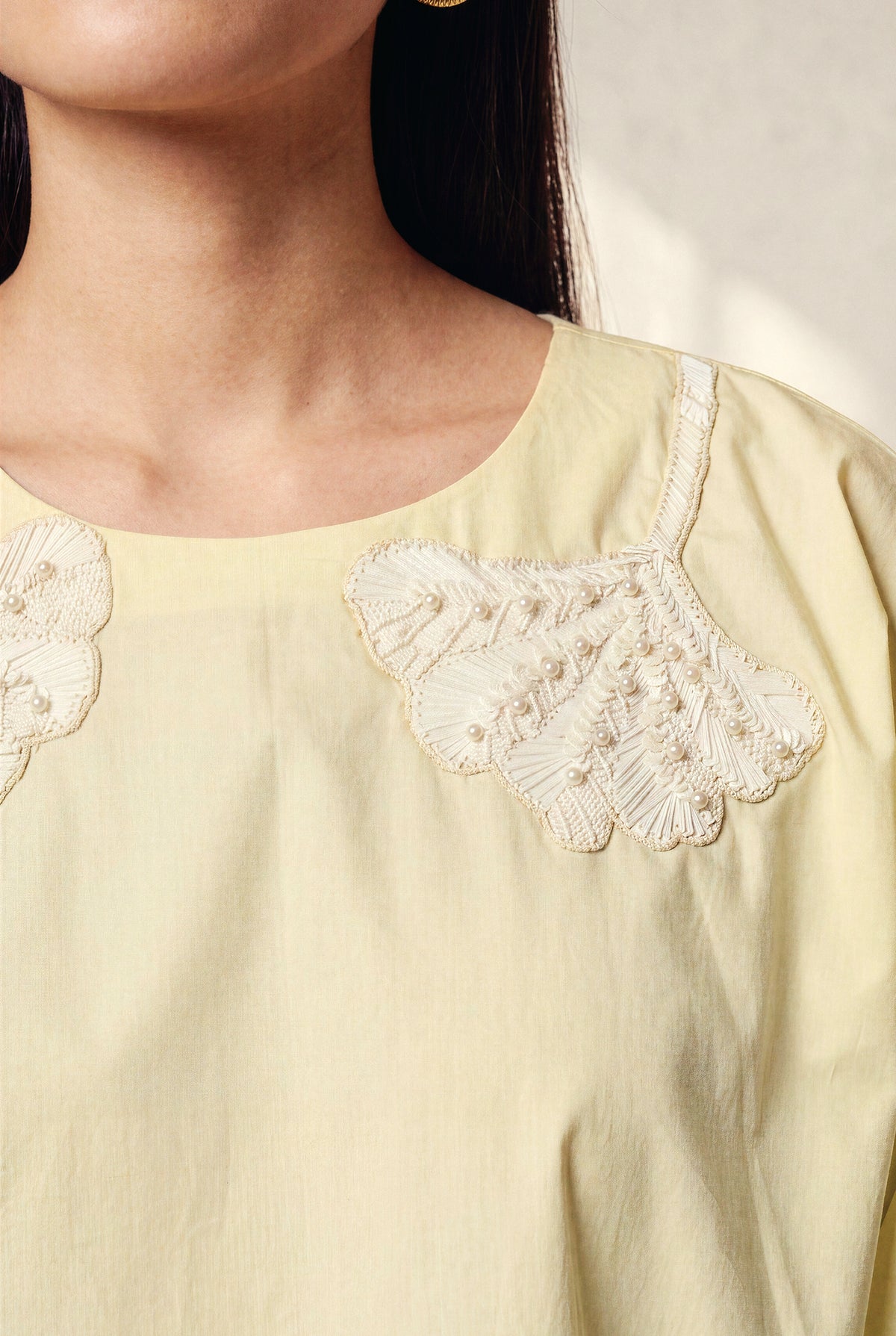 MELLOW CUT OUT TOP
