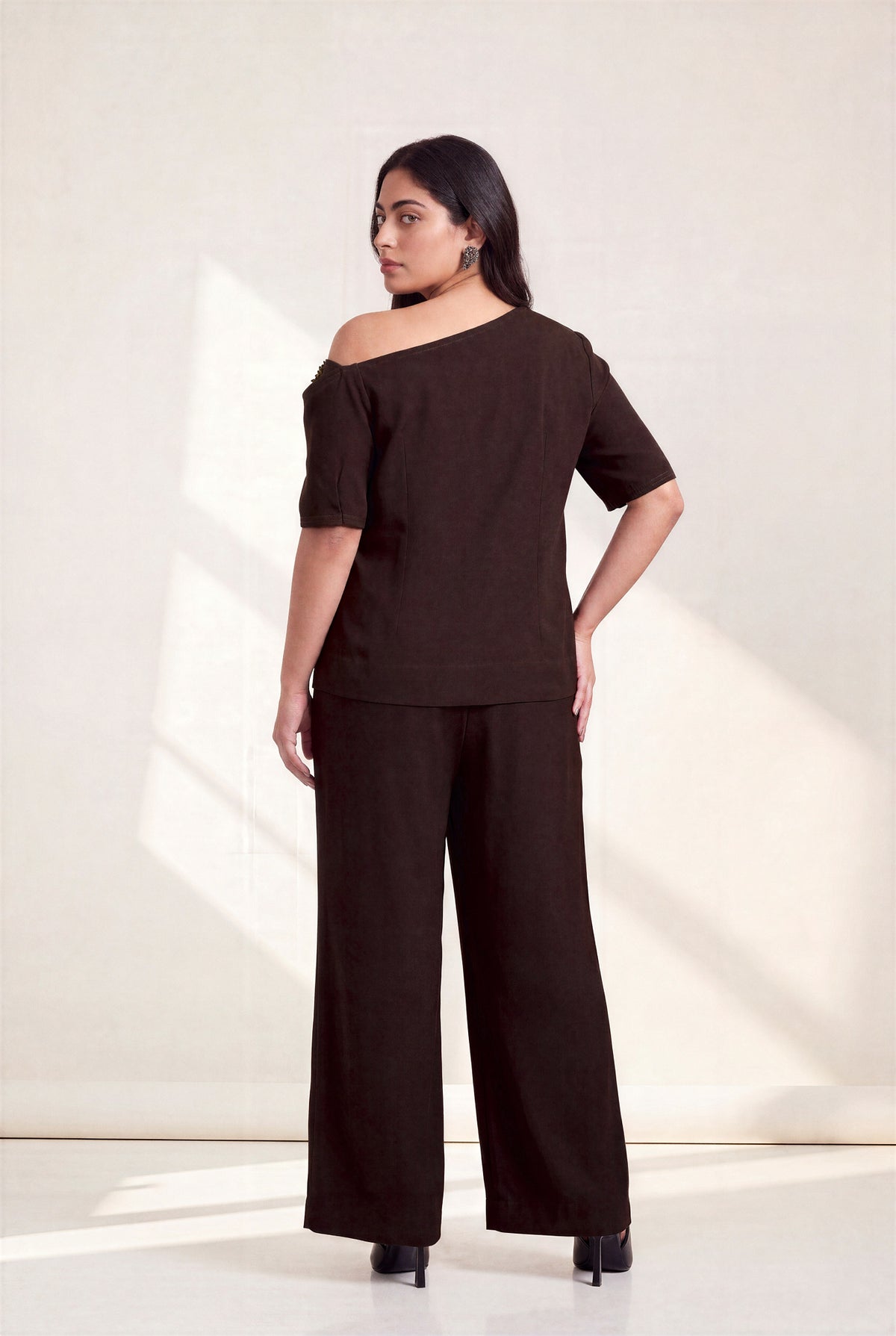 MONOLITH TOP